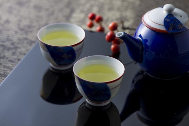 花粉症を抑えるには緑茶 花粉症対策が期待できる飲み物や習慣を紹介 ユーグレナ ヘルスケア ラボ 花粉症を抑えるには緑茶 花粉症対策が期待できる飲み物や習慣を紹介 ユーグレナ ヘルスケア ラボ