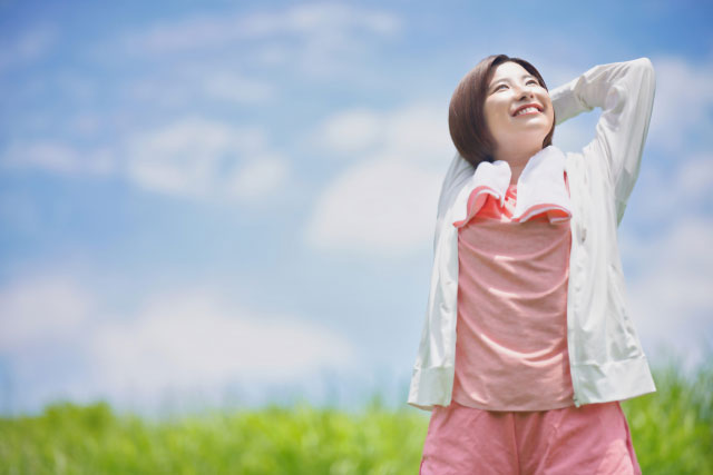 ストレッチする女性