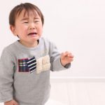 子どもってなんで騒がしいの？子どもが落ち着かない理由と対策を丁寧に解説！